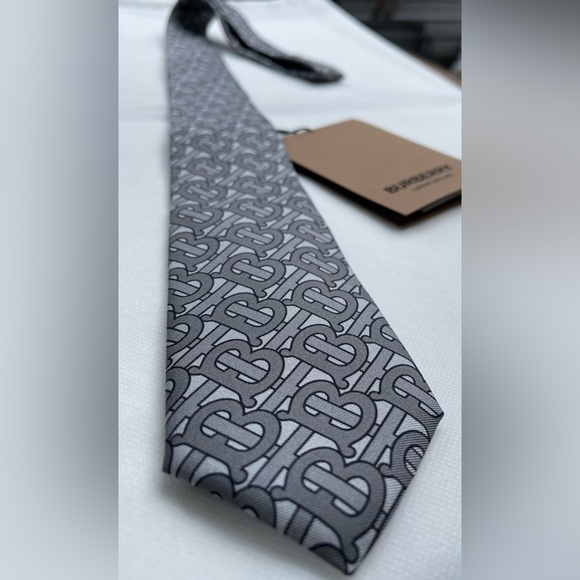 🔥TB MONOGRAM🔥🆕💯ICON BURBERRY GRIS LIMITED PRINT MOTIF TIE🔥EXCLUSIVE🔥 - Picture 7 of 14